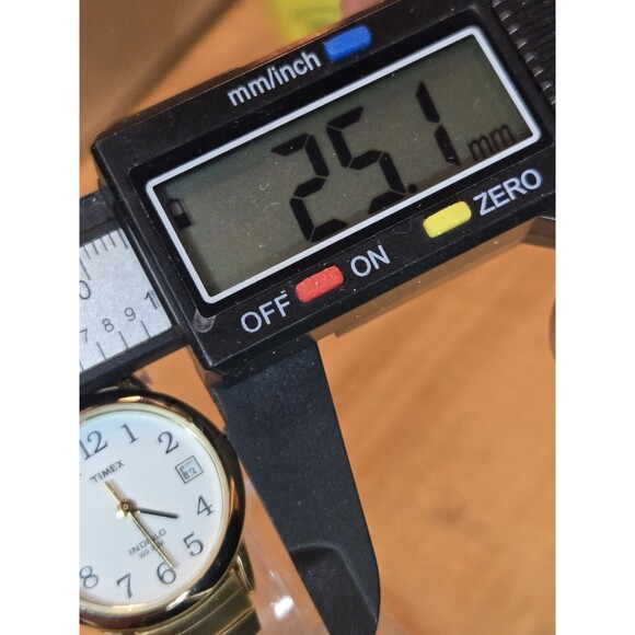 Timex Indiglo Ladies' Watch 25mm Gold Tone. Expansion Band. New Battery. - Picture 8 of 8